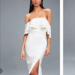 Bardot Ivory off shoulder ruffle dress! Brand New! Size 6/38